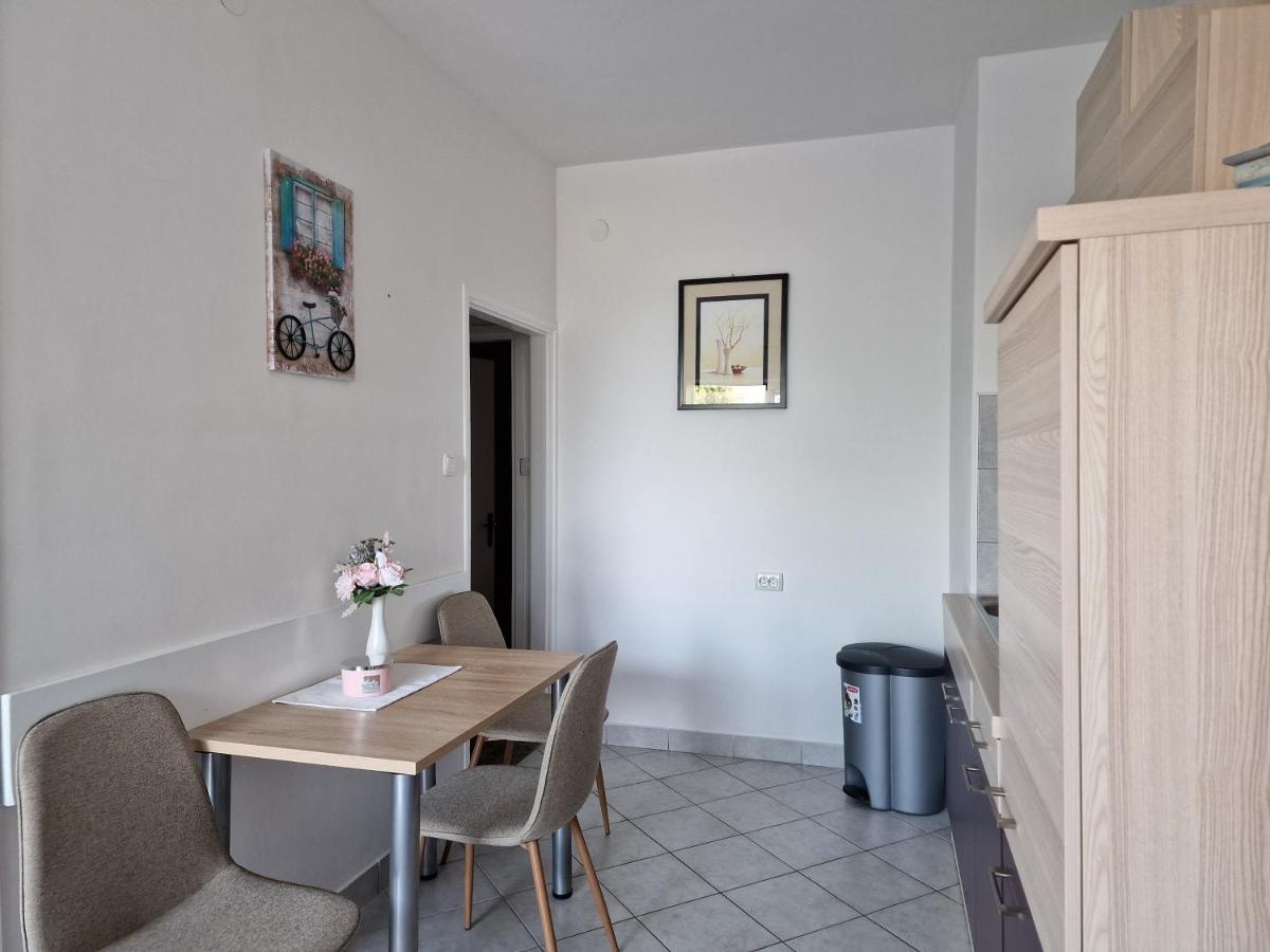 Apartment Sostaric Vrh  Екстер'єр фото